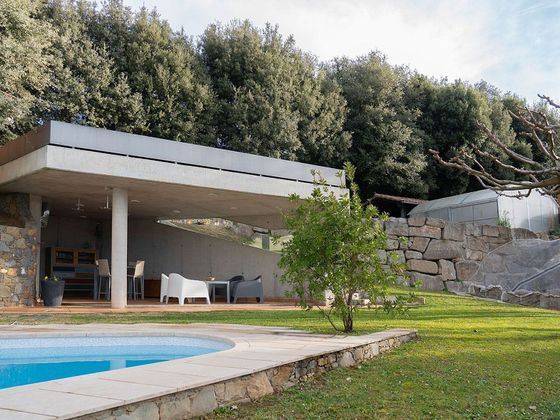Foto 2 de Casa rural en venda a Olot de 4 habitacions amb terrassa i piscina