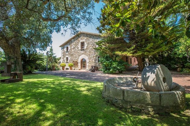 Foto 1 de Casa rural en venda a Sant Cebrià de Vallalta de 13 habitacions amb terrassa i piscina