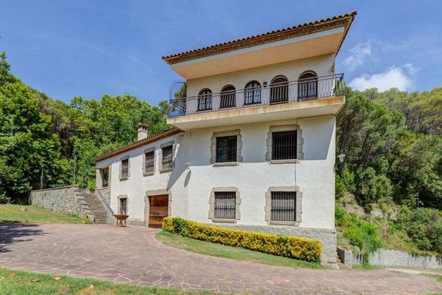 Foto 1 de Casa rural en venda a Sant Cebrià de Vallalta de 7 habitacions amb terrassa i piscina