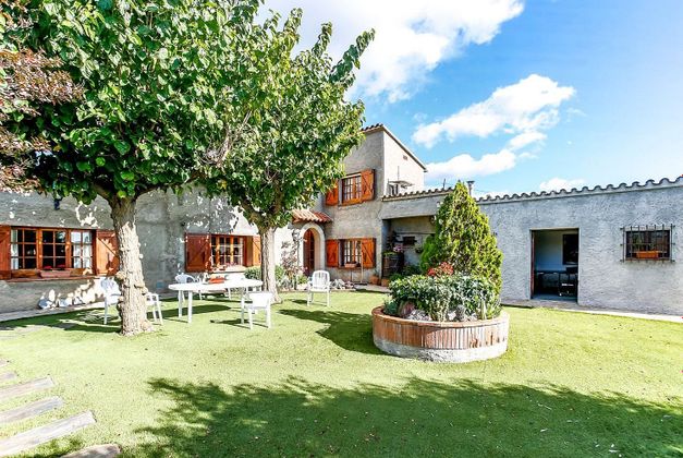 Foto 2 de Venta de casa rural en Lliçà d´Amunt de 4 habitaciones con terraza y piscina