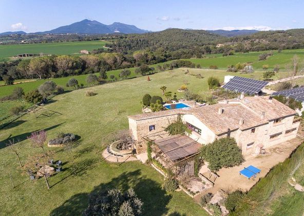 Foto 1 de Casa rural en venda a Vilanant de 5 habitacions amb terrassa i piscina