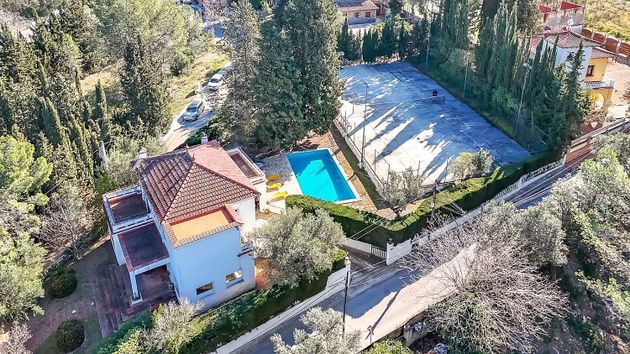 Foto 1 de Casa rural en venda a Castellví de Rosanes de 4 habitacions amb terrassa i piscina