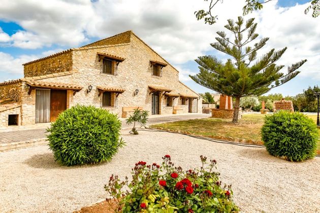 Foto 1 de Casa rural en venda a Perelló, el (Tar) de 4 habitacions amb terrassa i piscina