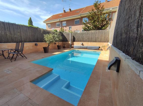 Foto 1 de Venta de casa en Las Américas de 5 habitaciones con terraza y piscina