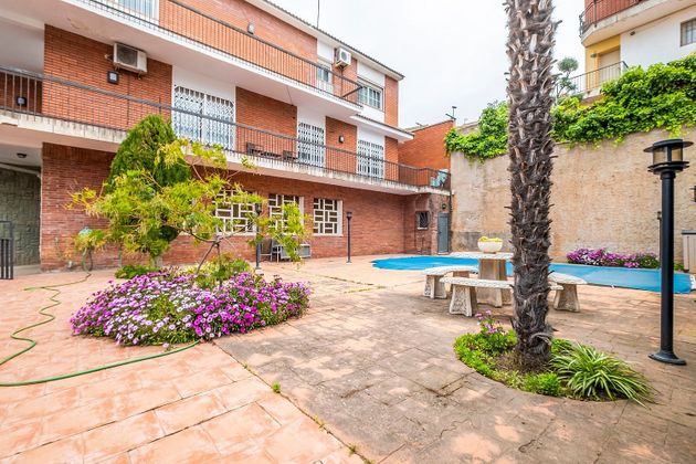Foto 1 de Venta de casa en Castellbisbal de 5 habitaciones con terraza y piscina