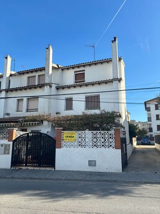 Foto 1 de Casa en venda a calle Francolí de 4 habitacions amb terrassa