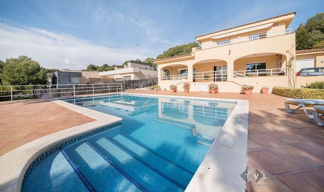 Foto 1 de Chalet en alquiler en La Mora de 3 habitaciones con terraza y piscina
