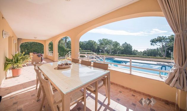 Foto 2 de Xalet en lloguer a La Mora de 3 habitacions amb terrassa i piscina