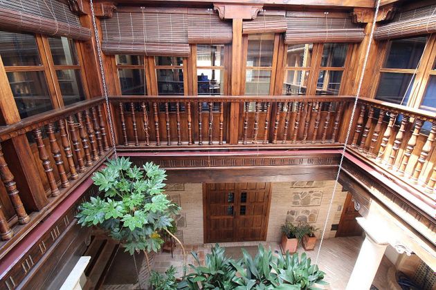 Foto 2 de Casa en venda a Casco Histórico de 7 habitacions amb terrassa i piscina