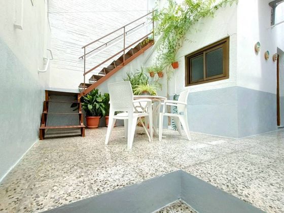 Foto 2 de Casa adosada en venta en Canovelles de 4 habitaciones con terraza y garaje