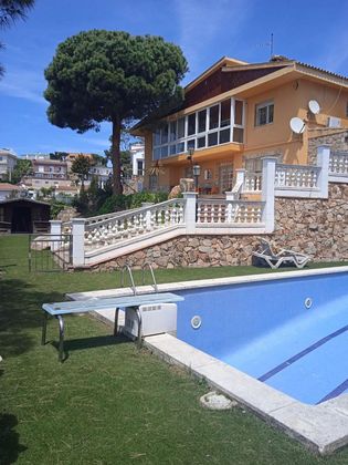 Foto 1 de Xalet en venda a Roca Grossa - Serra Brava de 6 habitacions amb piscina i jardí