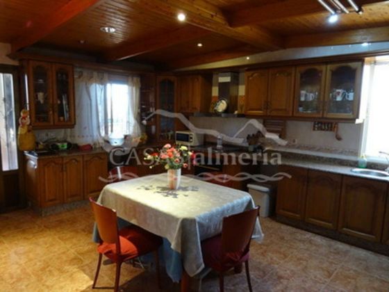 Foto 2 de Casa en venta en Huércal-Overa de 5 habitaciones con piscina y garaje