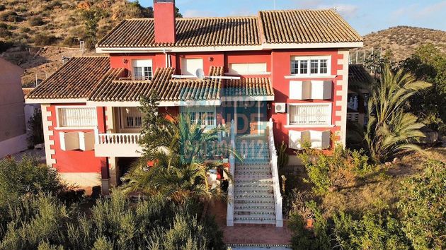Foto 1 de Chalet en venta en Mazarrón ciudad de 7 habitaciones con terraza y jardín