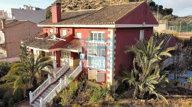 Foto 2 de Chalet en venta en Mazarrón ciudad de 7 habitaciones con terraza y jardín