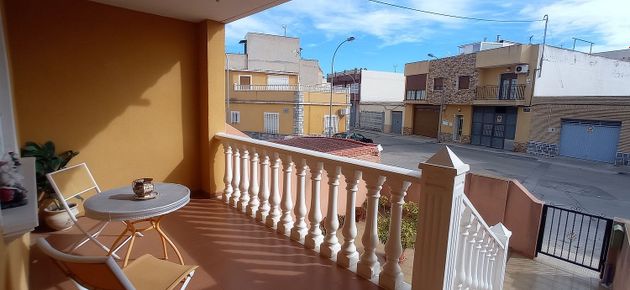 Foto 1 de Casa adossada en venda a Los Dolores de 4 habitacions amb terrassa i garatge