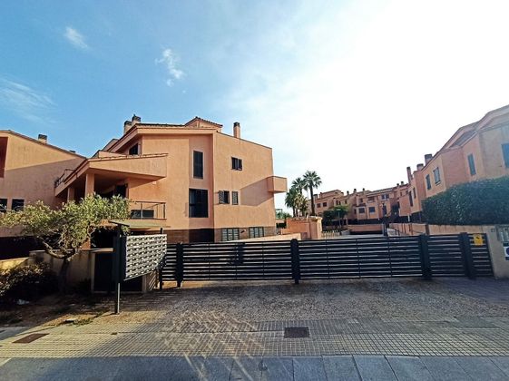 Foto 1 de Casa en venda a calle De Les Roses de 6 habitacions amb terrassa i piscina