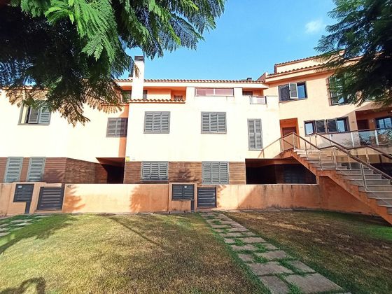 Foto 2 de Casa en venta en calle De Les Roses de 6 habitaciones con terraza y piscina