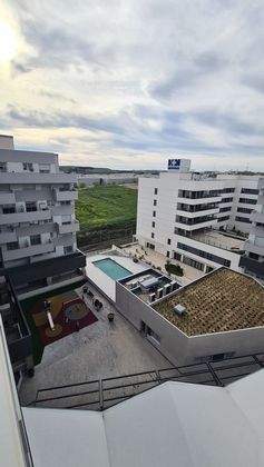 Foto 2 de Àtic en venda a avenida De José Hierro de 2 habitacions amb terrassa i piscina