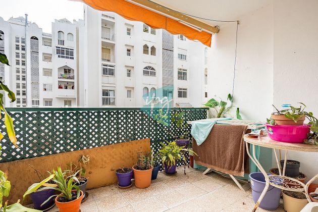 Foto 1 de Pis en venda a plaza Fuerzas Armadas de 3 habitacions amb terrassa i balcó