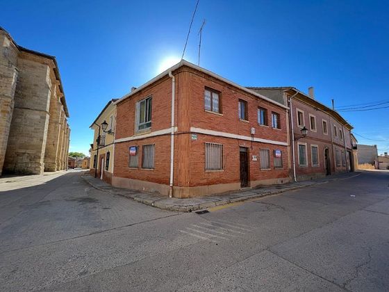 Foto 2 de Casa en venda a Becerril de Campos de 3 habitacions i 148 m²
