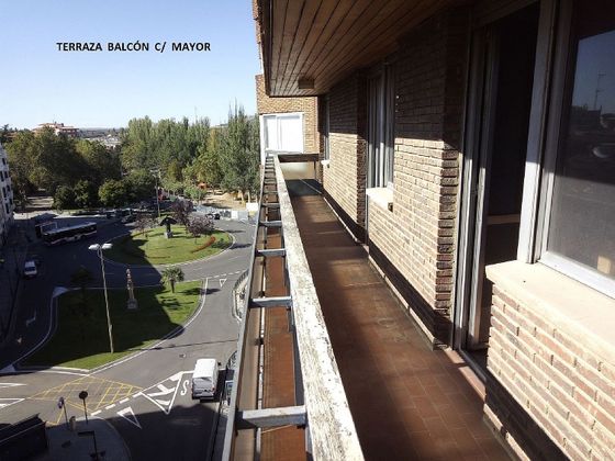 Foto 1 de Pis en venda a Centro - Palencia de 5 habitacions amb terrassa i calefacció