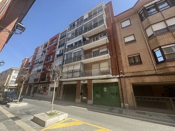 Foto 1 de Piso en venta en San Pablo y Santa Marina de 2 habitaciones con terraza y calefacción
