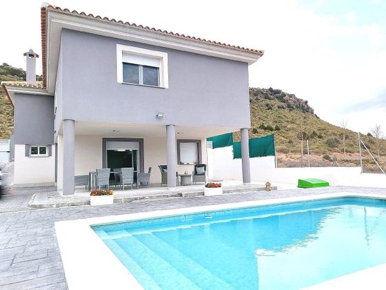 Foto 2 de Casa en venta en Calasparra de 3 habitaciones con piscina y garaje
