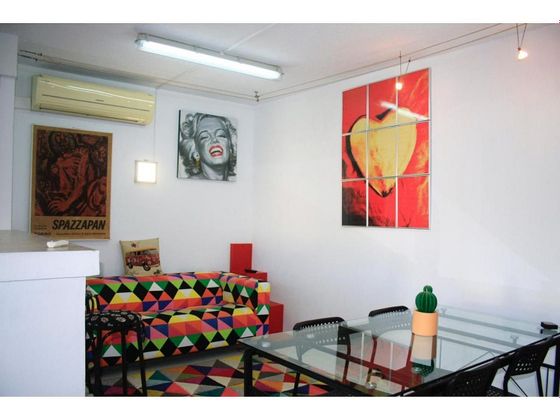 Foto 2 de Piso en alquiler en Cala Vedella - Cala Tarida - Cala Conta de 2 habitaciones con terraza y muebles