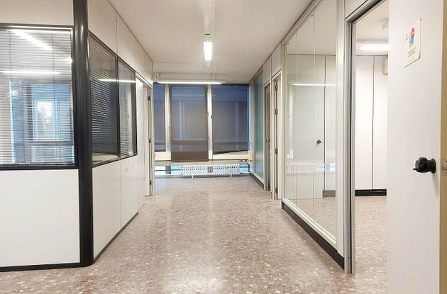 Foto 1 de Alquiler de oficina en Sant Pere, Santa Caterina i la Ribera con aire acondicionado y calefacción