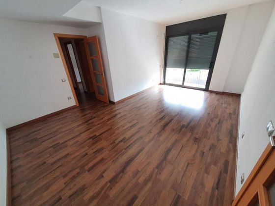 Foto 2 de Piso en venta en Esparreguera de 3 habitaciones con piscina y garaje