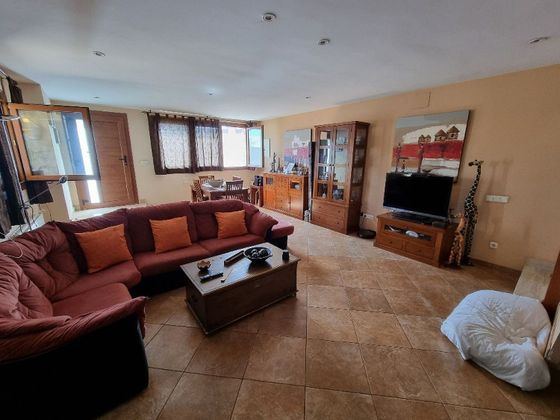 Foto 1 de Casa en venta en Esparreguera de 3 habitaciones con piscina y calefacción