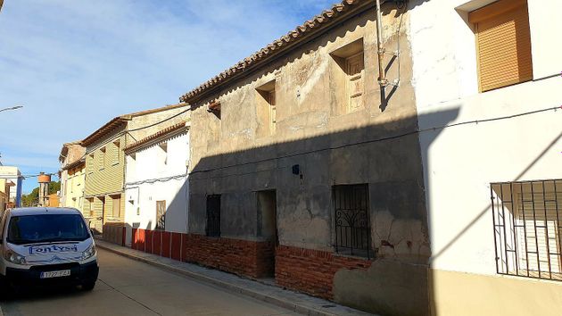 Foto 1 de Venta de casa adosada en Osera de Ebro de 5 habitaciones con jardín