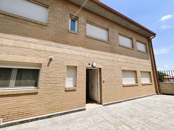 Foto 1 de Casa adossada en venda a calle Espiolla de 3 habitacions amb terrassa i balcó