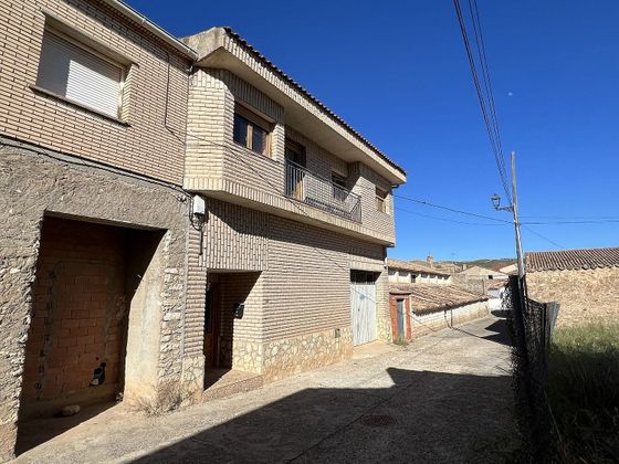 Foto 1 de Venta de casa en Villanueva de Huerva de 4 habitaciones con terraza y balcón