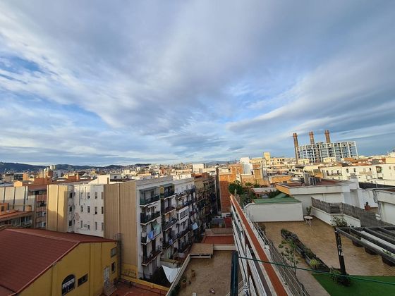 Foto 1 de Àtic en venda a El Poble Sec - Parc de Montjuïc de 3 habitacions amb balcó i ascensor