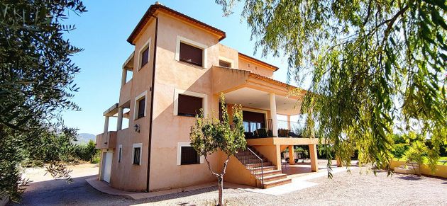 Foto 1 de Casa en venda a Moratalla de 4 habitacions amb terrassa i piscina