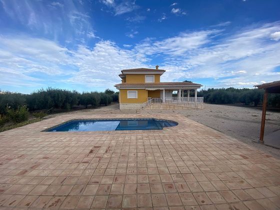 Foto 1 de Venta de chalet en Moratalla de 3 habitaciones con terraza y piscina