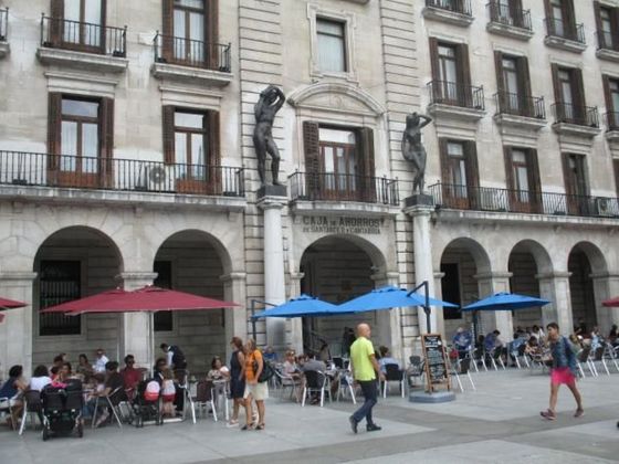 Foto 2 de Local en alquiler en Centro - Ayuntamiento con terraza