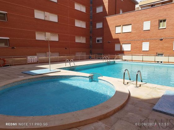 Foto 1 de Pis en venda a Avinguda Catalunya de 2 habitacions amb terrassa i piscina