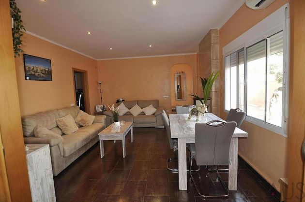 Foto 2 de Casa en venda a Montsià de Mar de 4 habitacions amb terrassa i garatge