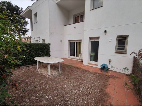 Foto 1 de Casa adossada en venda a Montjuïc de 3 habitacions amb terrassa i piscina
