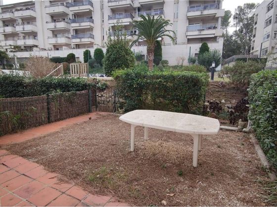 Foto 2 de Casa adossada en venda a Montjuïc de 3 habitacions amb terrassa i piscina