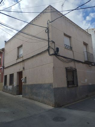 Foto 1 de Casa adossada en venda a calle De la Cruz de 4 habitacions amb terrassa