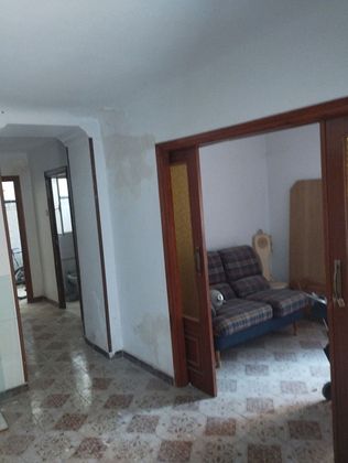 Foto 2 de Casa adossada en venda a calle De la Cruz de 4 habitacions amb terrassa