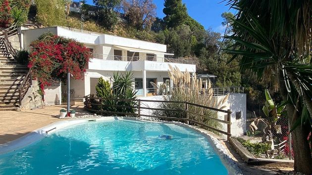 Foto 1 de Casa en venda a Sant Cebrià de Vallalta de 3 habitacions amb terrassa i piscina