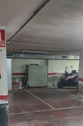 Foto 1 de Garaje en alquiler en Collblanc de 23 m²