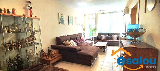 Foto 2 de Dúplex en venta en La Pineda de 3 habitaciones con terraza y piscina