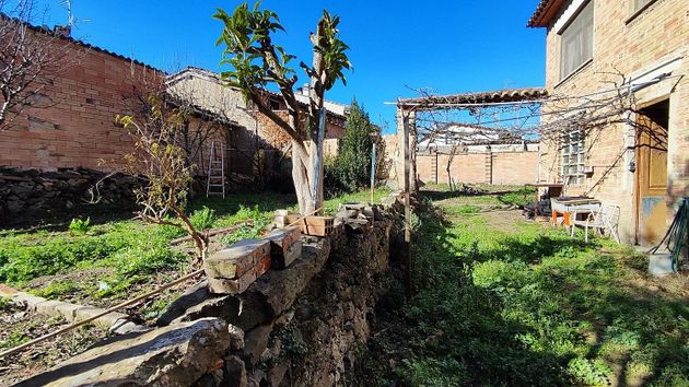 Foto 2 de Casa en venta en Sant Pere de Torelló de 4 habitaciones con terraza y jardín