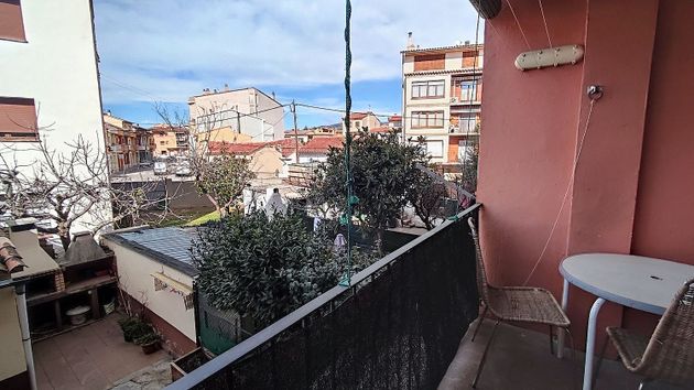 Foto 2 de Venta de piso en Torelló de 3 habitaciones con balcón