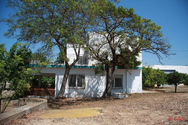Foto 1 de Chalet en venta en calle Partida Mascalvo de 5 habitaciones con terraza y garaje